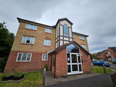 TO LET Bradley Stoke Bristol