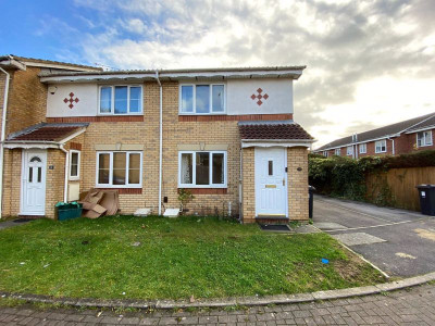 TO LET Bradley Stoke Bristol