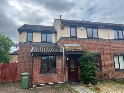 TO LET Bradley Stoke Bristol