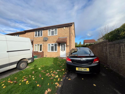 TO LET Bradley Stoke Bristol
