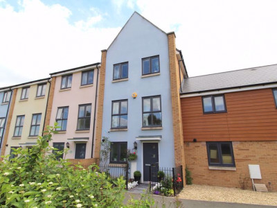 TO LET Patchway Bristol