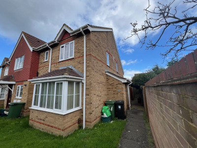TO LET Bradley Stoke Bristol
