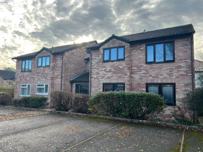 TO LET Bradley Stoke Bristol