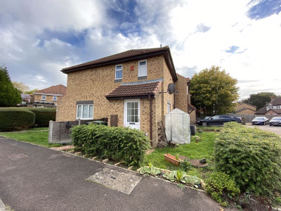 TO LET Bradley Stoke Bristol