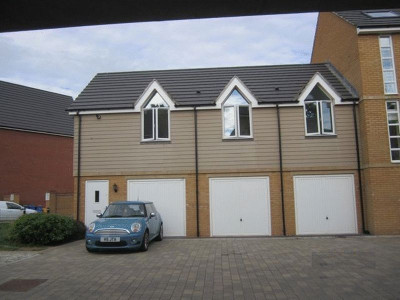 TO LET Bradley Stoke Bristol