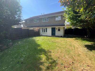TO LET Bradley Stoke Bristol