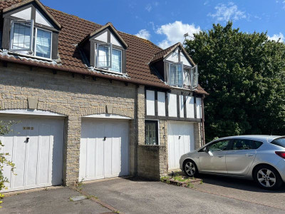 TO LET Bradley Stoke Bristol