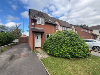 TO LET Bradley Stoke Bristol