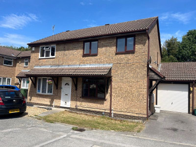 TO LET Bradley Stoke Bristol