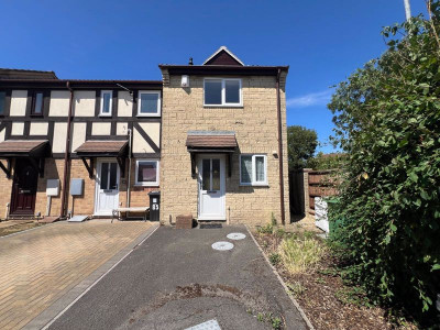 TO LET Bradley Stoke Bristol