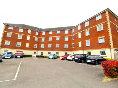 TO LET Bradley Stoke Bristol