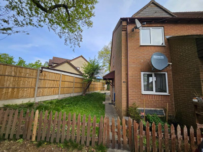 TO LET Bradley Stoke Bristol