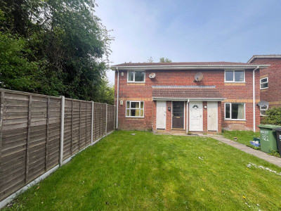 TO LET Bradley Stoke Bristol