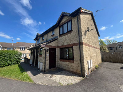 TO LET Bradley Stoke Bristol