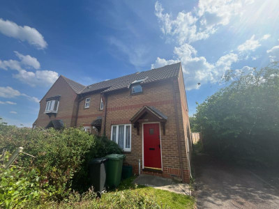 TO LET Bradley Stoke Bristol