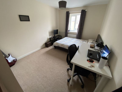 TO LET Bradley Stoke Bristol