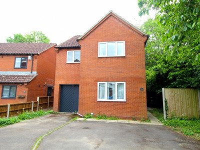TO LET Bradley Stoke Bristol