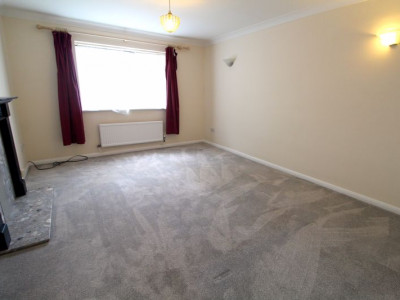 TO LET Bradley Stoke Bristol