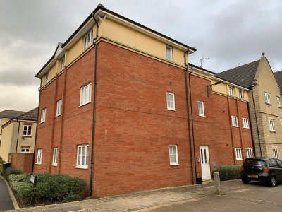 TO LET Bradley Stoke Bristol