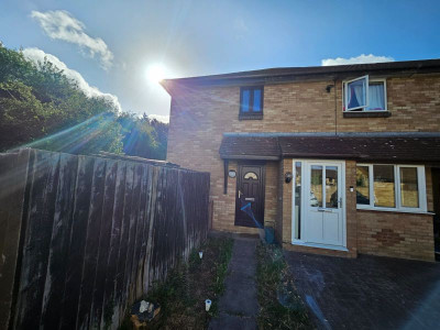TO LET Bradley Stoke Bristol