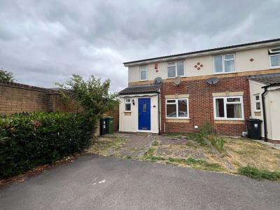 TO LET Bradley Stoke Bristol