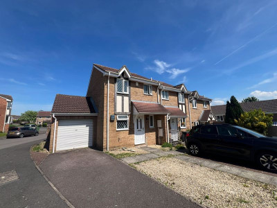 TO LET Bradley Stoke Bristol
