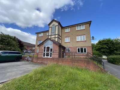 TO LET Bradley Stoke Bristol