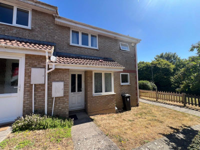 TO LET Bradley Stoke Bristol