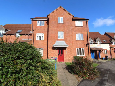 TO LET Bradley Stoke Bristol