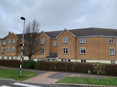 TO LET Bradley Stoke Bristol
