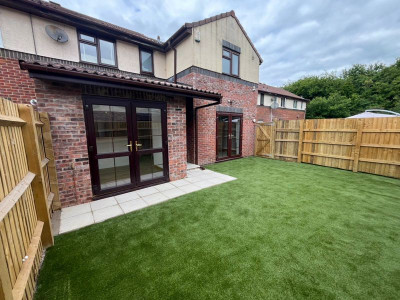 TO LET Bradley Stoke Bristol