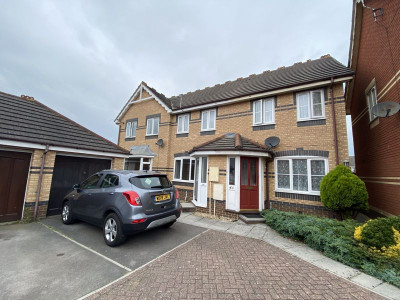 TO LET Bradley Stoke Bristol