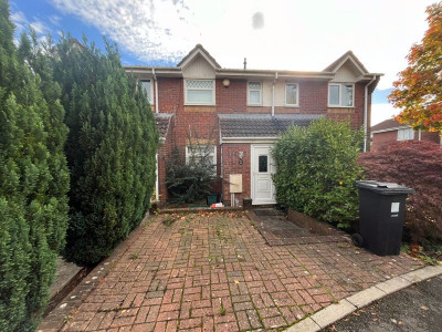 TO LET Bradley Stoke Bristol