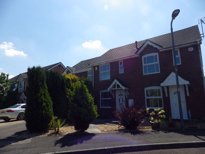 TO LET Bradley Stoke Bristol