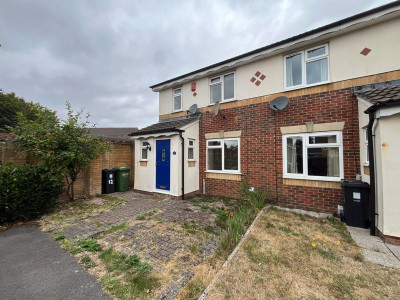 TO LET Bradley Stoke Bristol