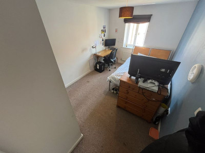 TO LET Bradley Stoke Bristol