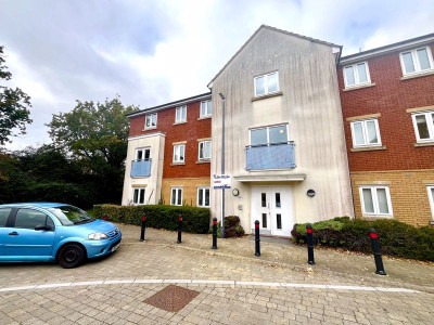 TO LET Bradley Stoke Bristol