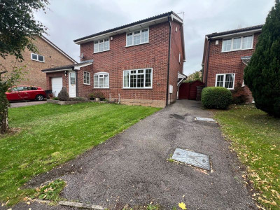 TO LET Bradley Stoke Bristol