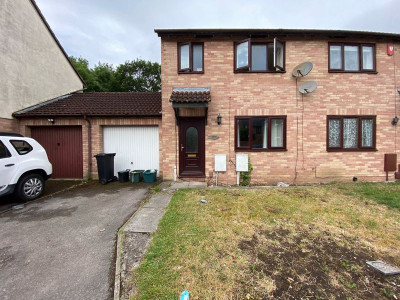 TO LET Bradley Stoke Bristol