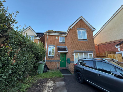 TO LET Bradley Stoke Bristol