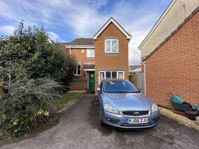 TO LET Bradley Stoke Bristol