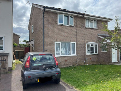 TO LET Bradley Stoke Bristol