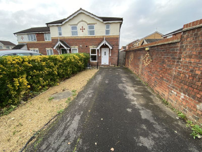 TO LET Bradley Stoke Bristol