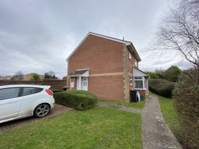 TO LET Bradley Stoke Bristol