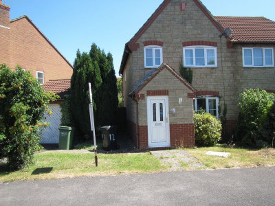 TO LET Bradley Stoke Bristol