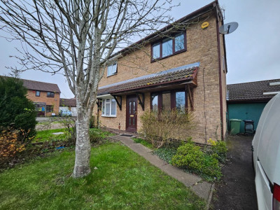 TO LET Bradley Stoke Bristol