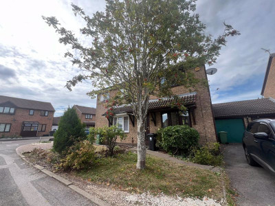 TO LET Bradley Stoke Bristol