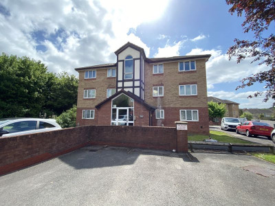 TO LET Bradley Stoke Bristol