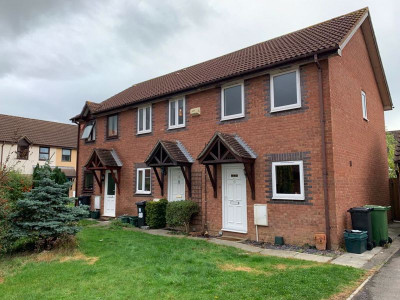 TO LET Bradley Stoke Bristol