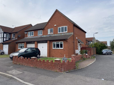 TO LET Bradley Stoke Bristol